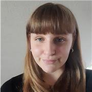 Cours de soutien scolaire élève de primaire pendant les vacances scolaires